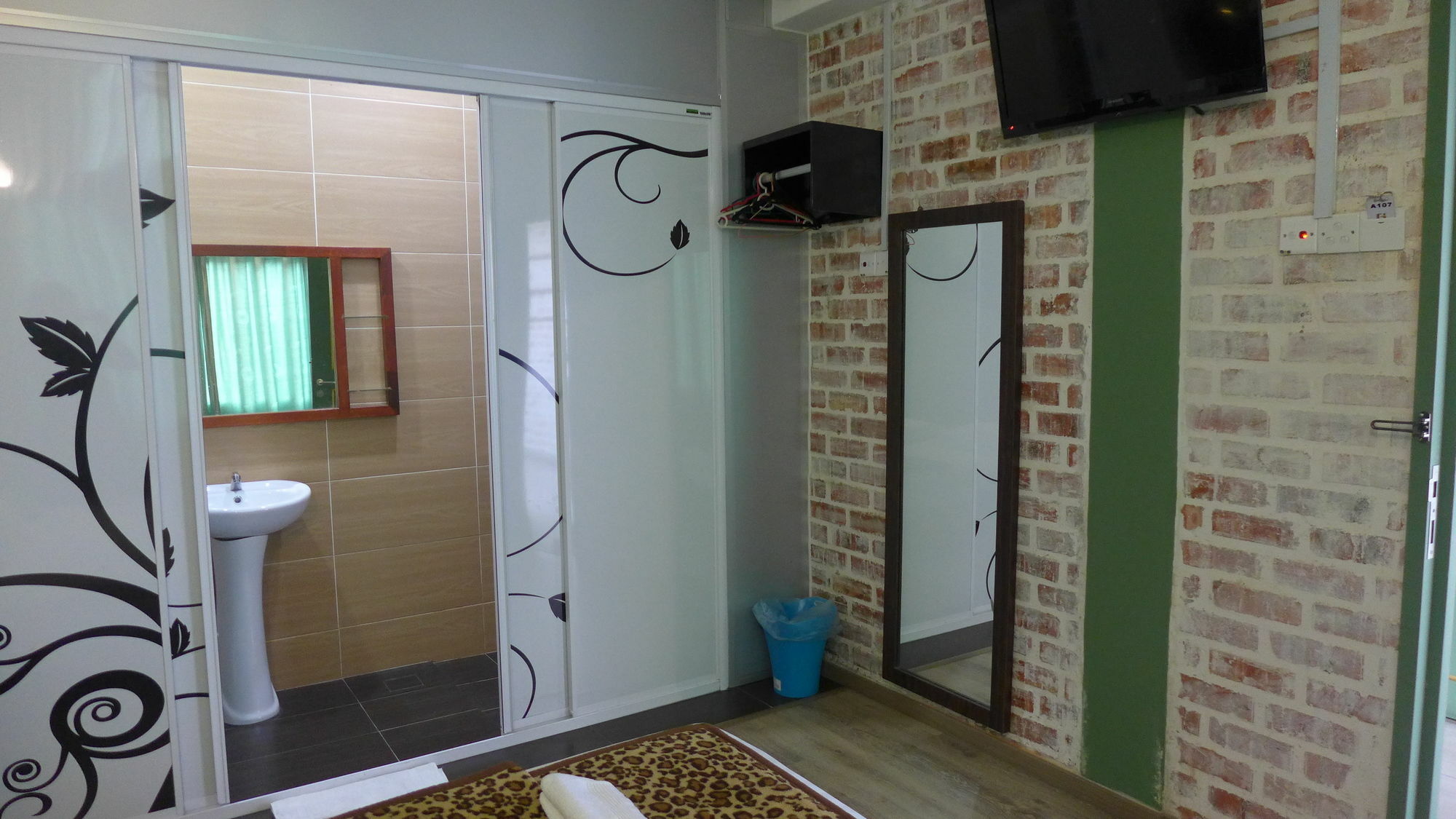 Capital O 90754 Gopeng Inn Ίπο Εξωτερικό φωτογραφία